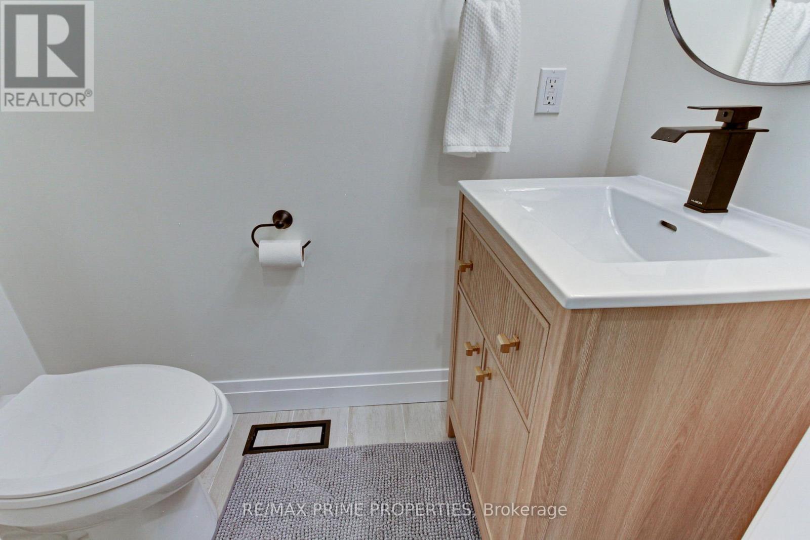 Photo 11 of 39 Scotia Road, Georgina ON