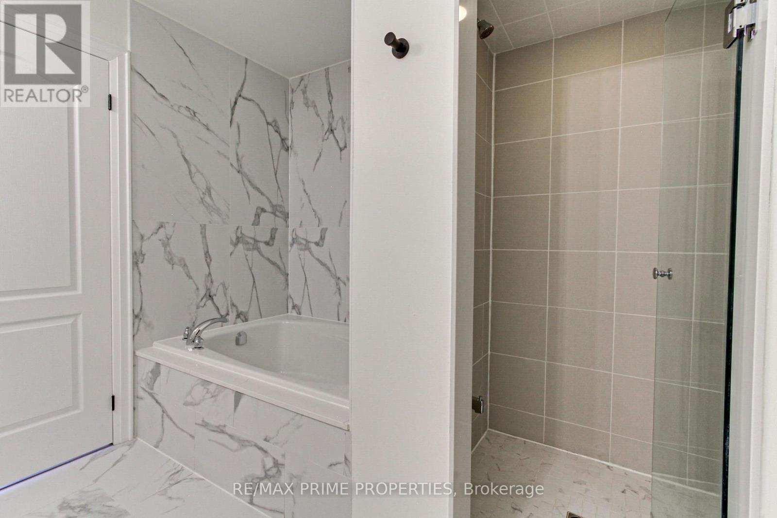 Photo 15 of 39 Scotia Road, Georgina ON