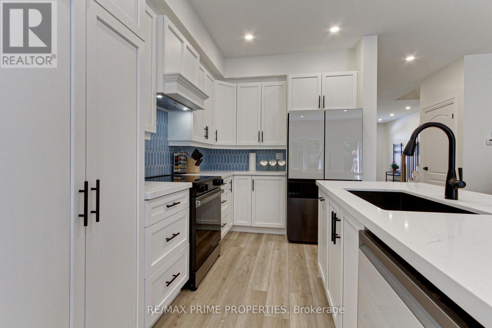 Photo 6 of 39 Scotia Road, Georgina ON