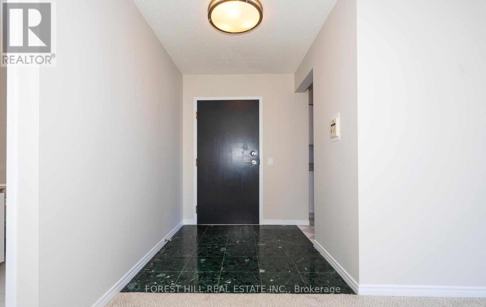 Photo 12 of 709 91 Townsgate Drive, Vaughan ON