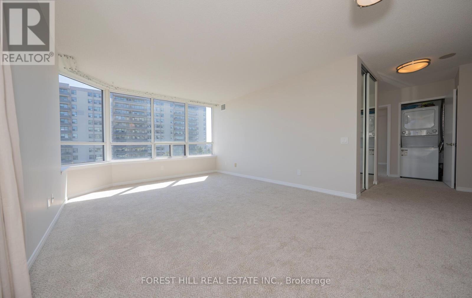 Photo 16 of 709 91 Townsgate Drive, Vaughan ON
