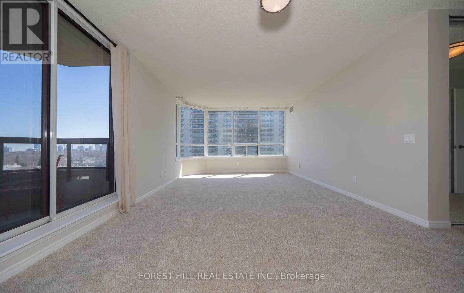 Photo 19 of 709 91 Townsgate Drive, Vaughan ON