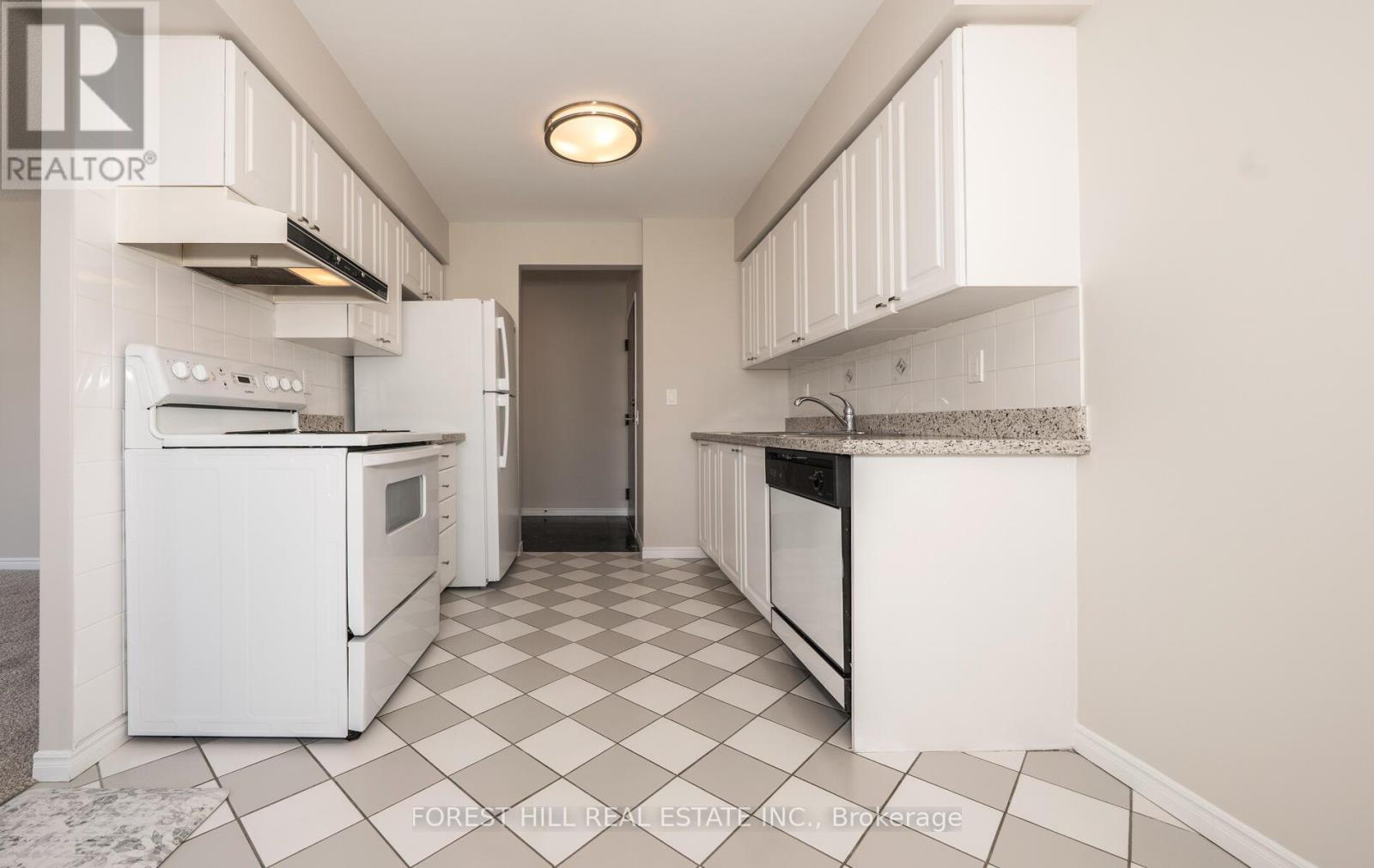 Photo 20 of 709 91 Townsgate Drive, Vaughan ON