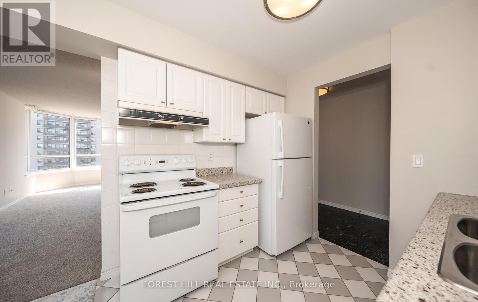 Photo 21 of 709 91 Townsgate Drive, Vaughan ON