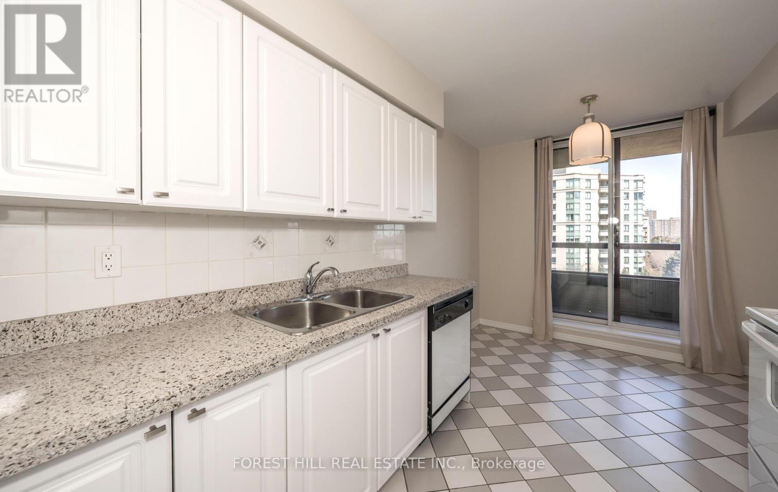 Photo 23 of 709 91 Townsgate Drive, Vaughan ON