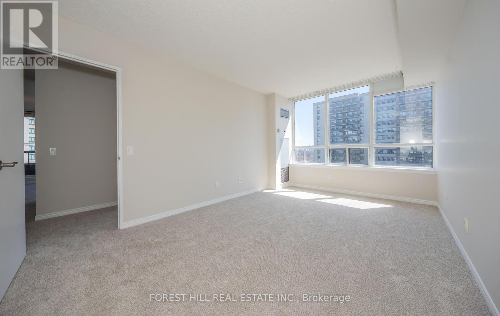 Photo 27 of 709 91 Townsgate Drive, Vaughan ON