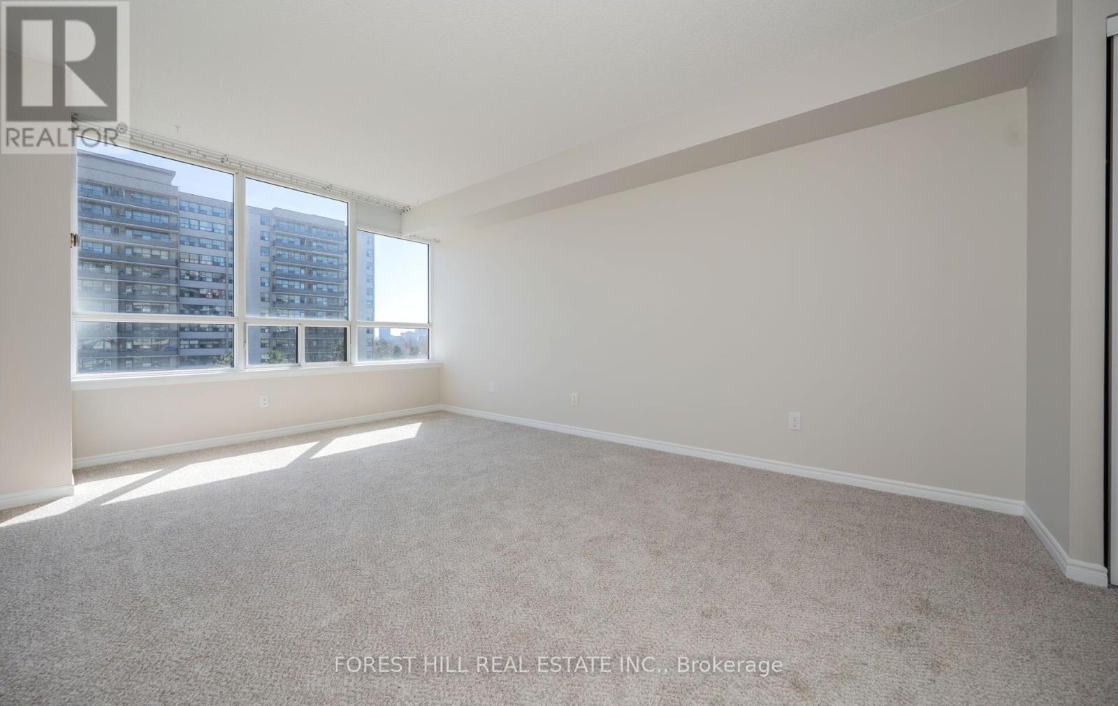 Photo 28 of 709 91 Townsgate Drive, Vaughan ON