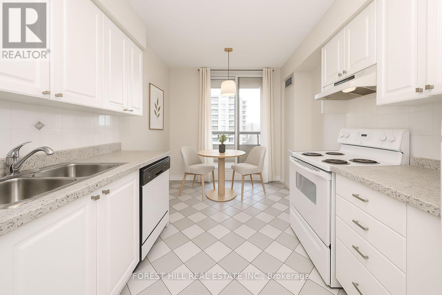 Photo 3 of 709 91 Townsgate Drive, Vaughan ON
