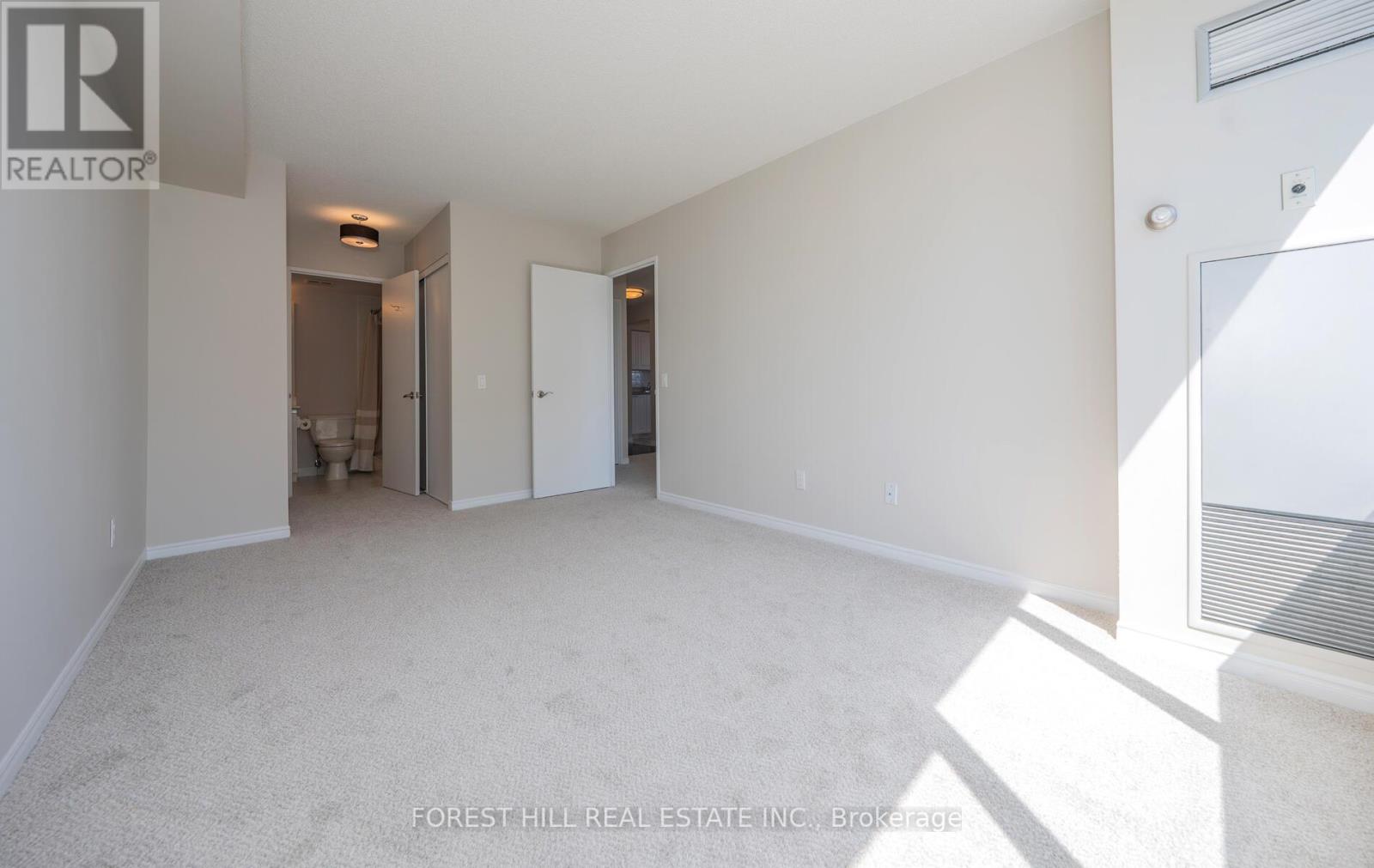 Photo 30 of 709 91 Townsgate Drive, Vaughan ON