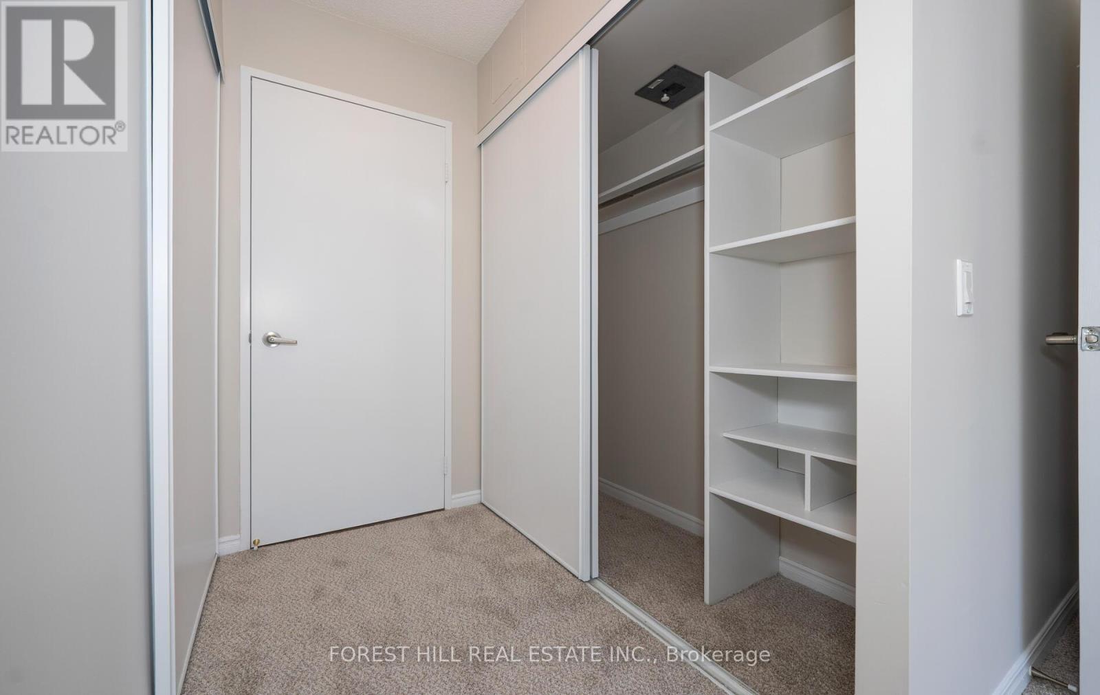 Photo 31 of 709 91 Townsgate Drive, Vaughan ON