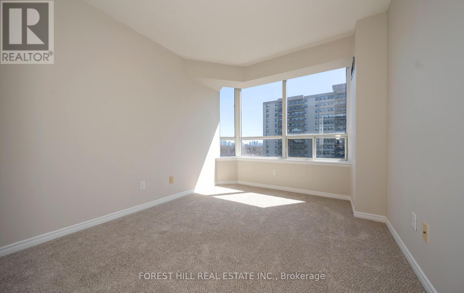Photo 33 of 709 91 Townsgate Drive, Vaughan ON