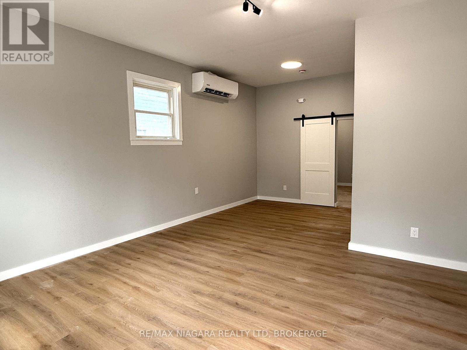Photo 20 of 214 Jarvis Street, Fort Erie ON