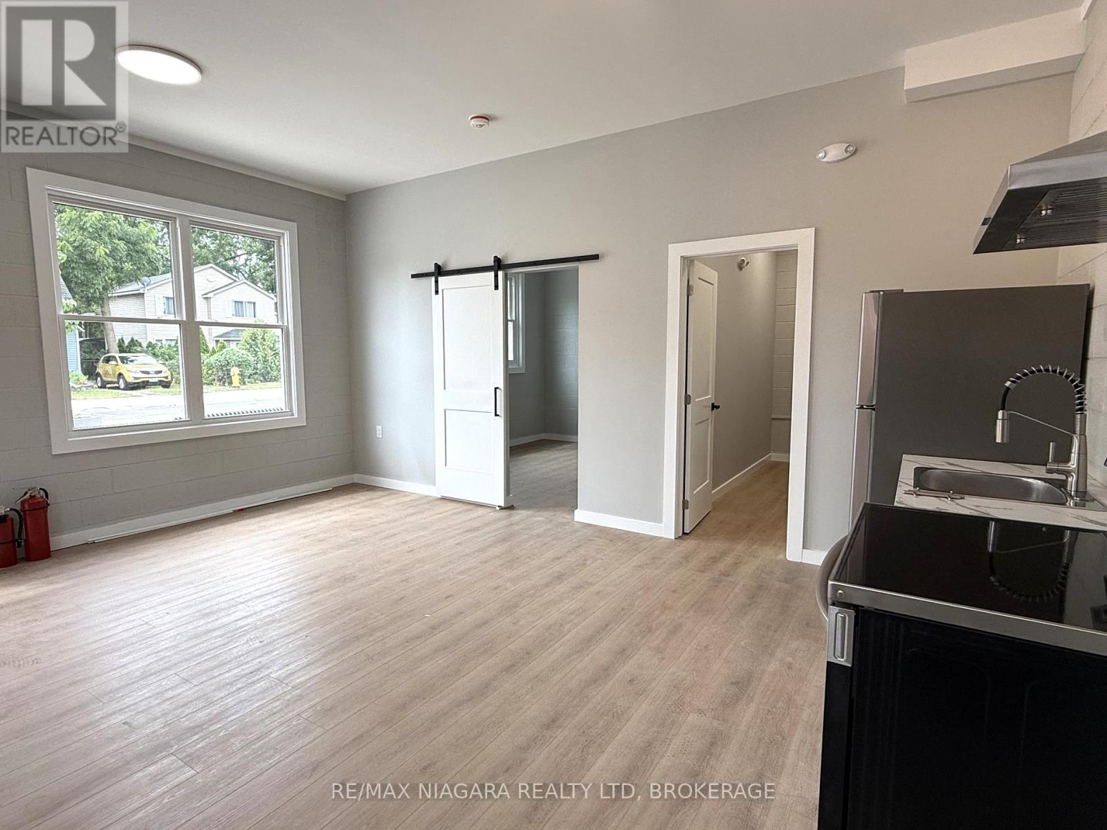 Photo 33 of 214 Jarvis Street, Fort Erie ON