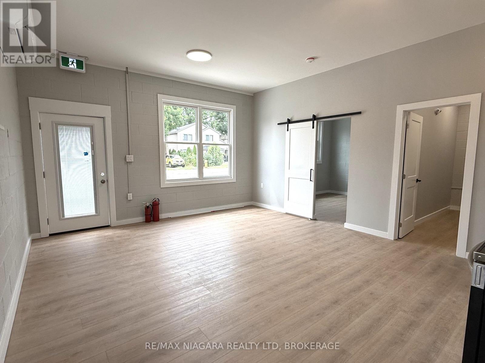 Photo 22 of 214 Jarvis Street, Fort Erie ON