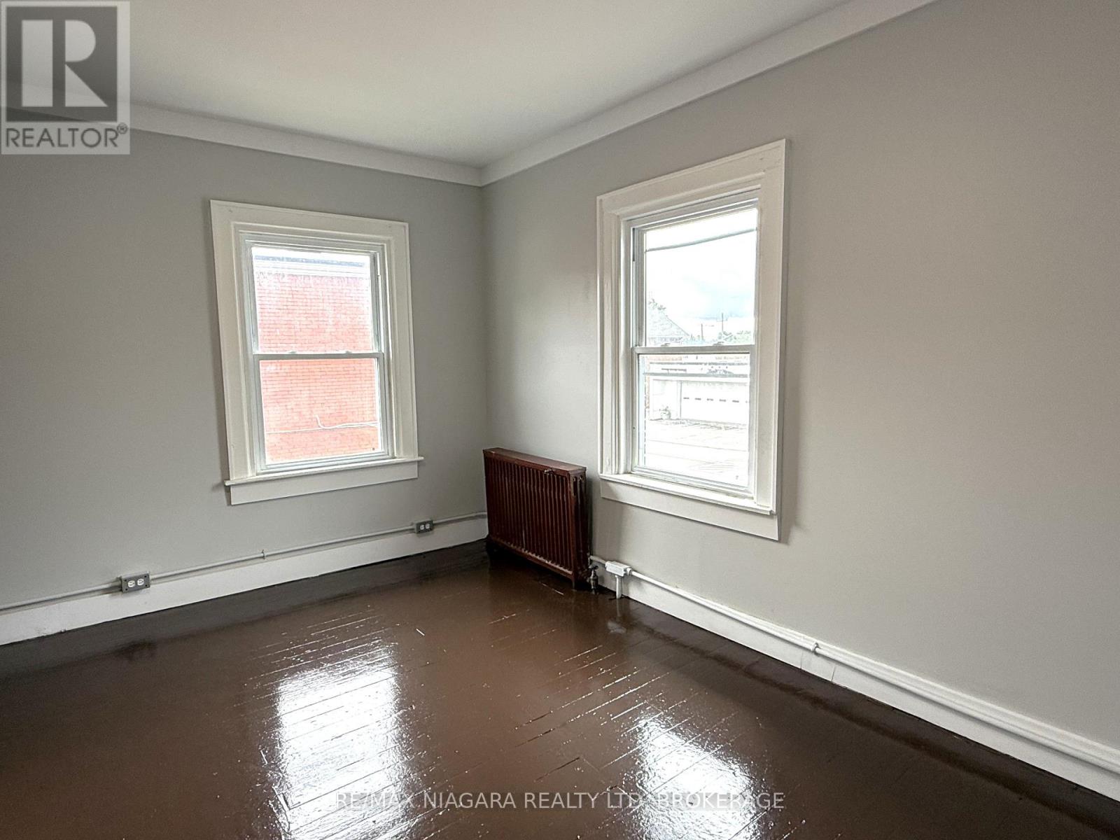 Photo 28 of 214 Jarvis Street, Fort Erie ON