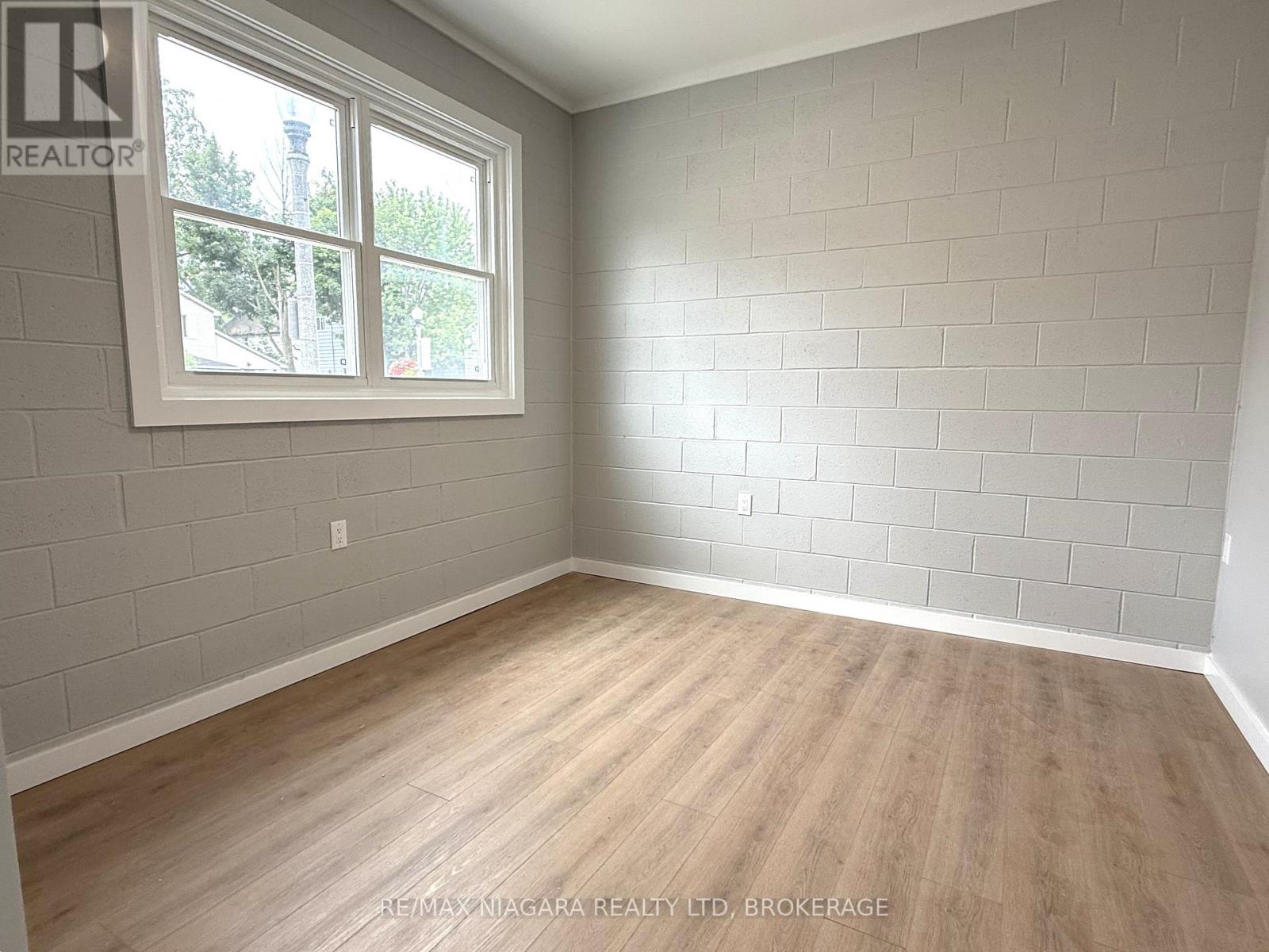 Photo 27 of 214 Jarvis Street, Fort Erie ON