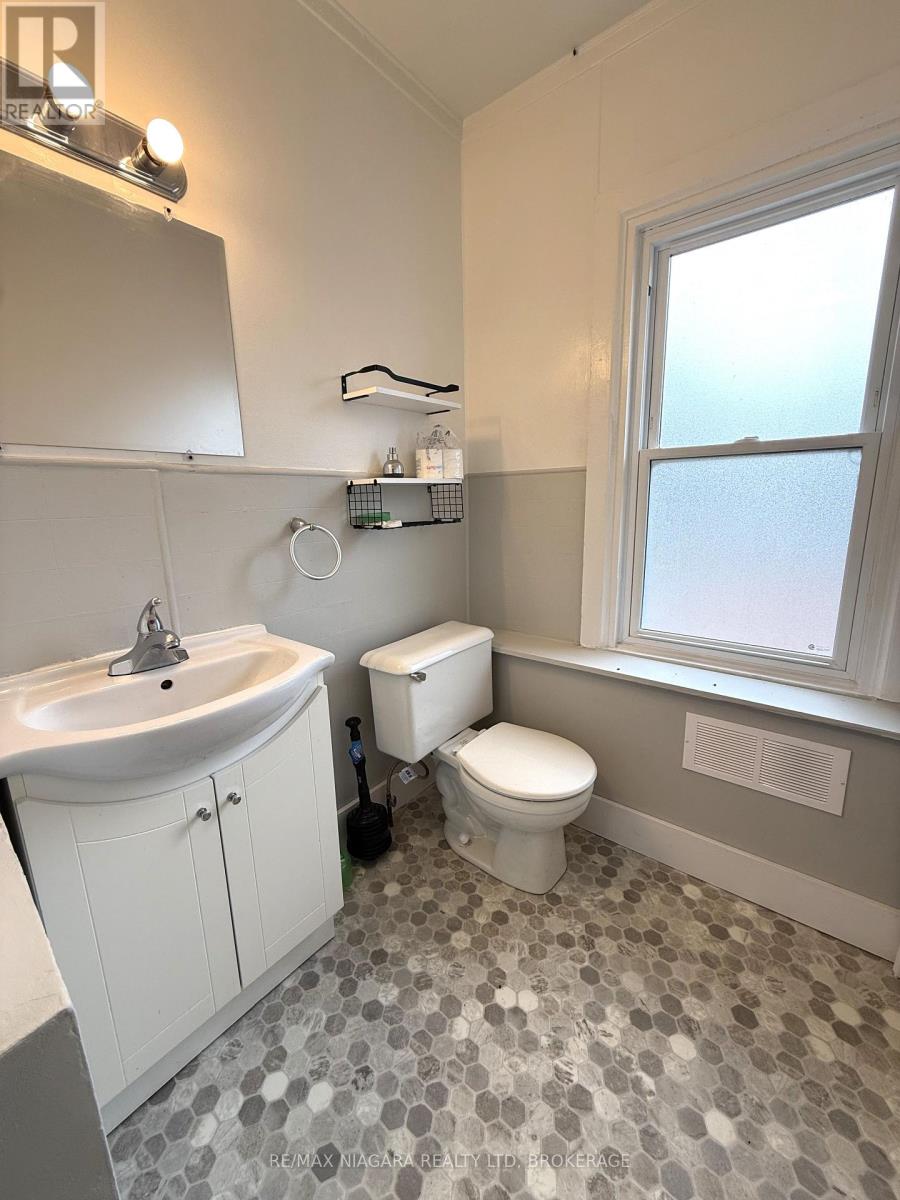 Photo 36 of 214 Jarvis Street, Fort Erie ON