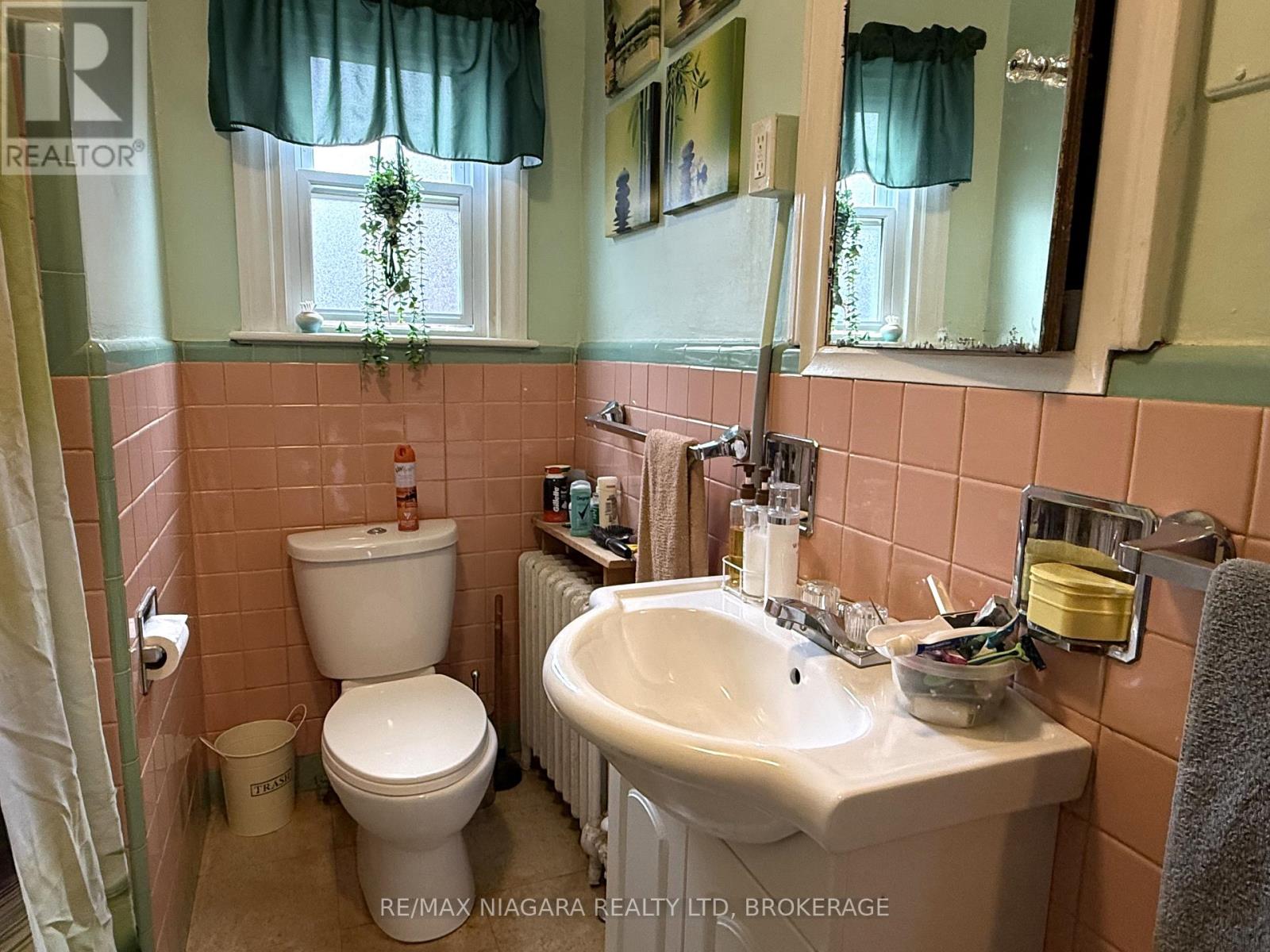 Photo 32 of 214 Jarvis Street, Fort Erie ON