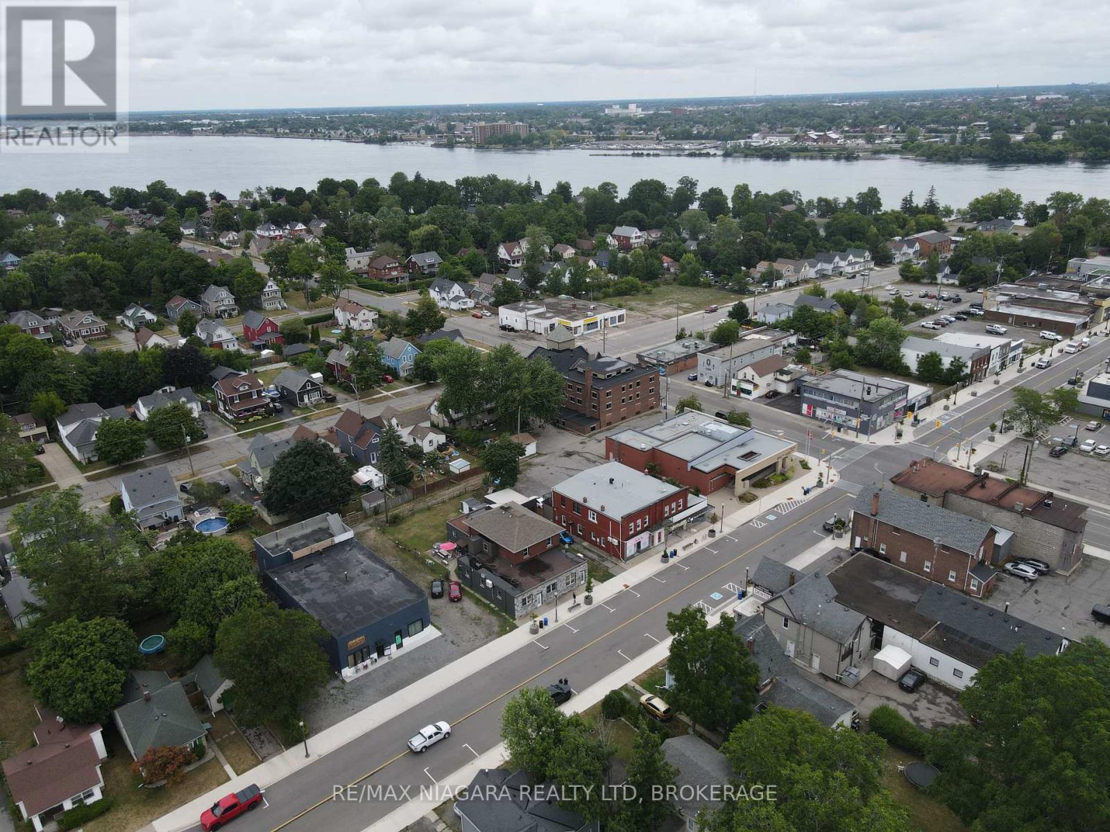 Photo 17 of 214 Jarvis Street, Fort Erie ON