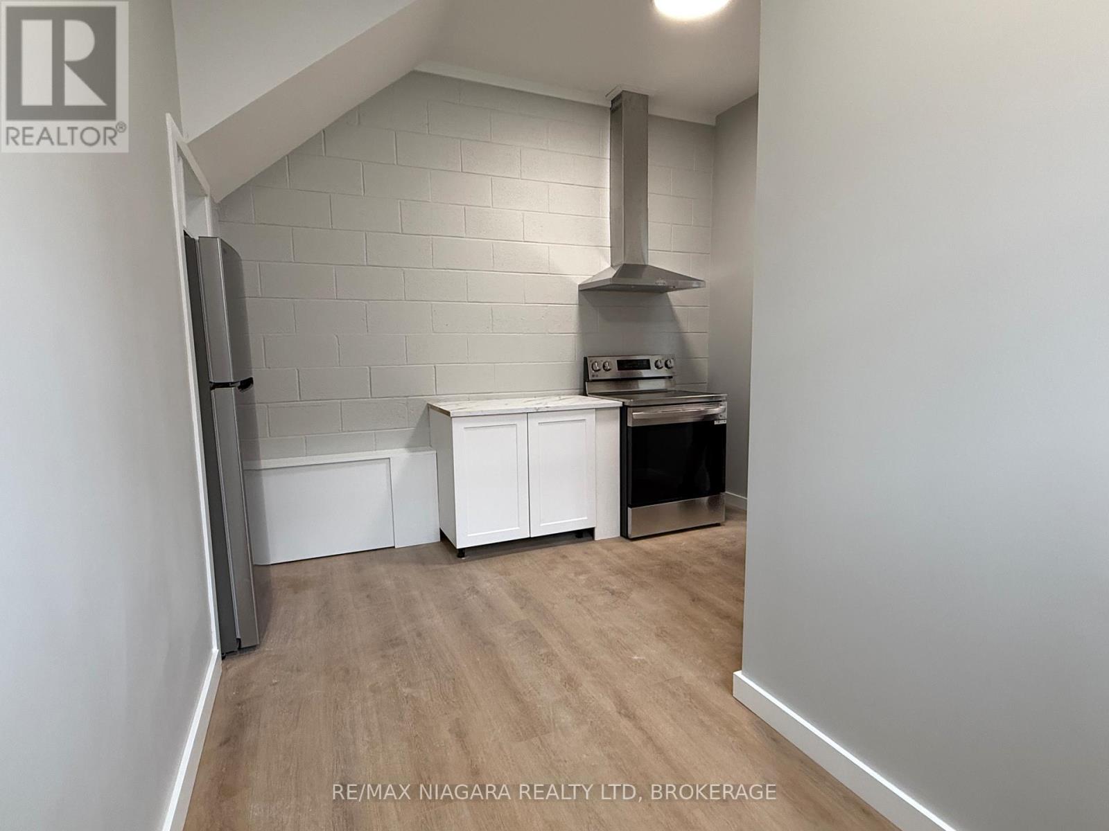 Photo 25 of 214 Jarvis Street, Fort Erie ON