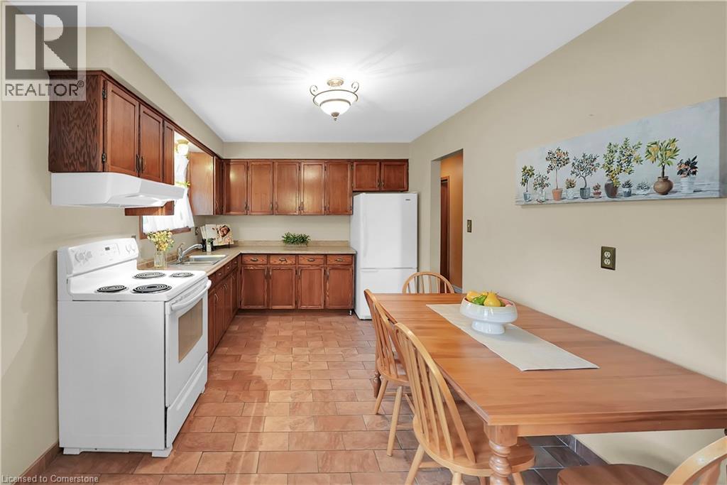 Photo 9 of 11 Pinard Street, Hamilton ON