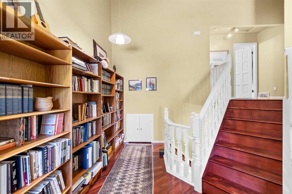 Single Family House 4 Level for Sale in  Point Mckay Road NW Point McKay Calgary 