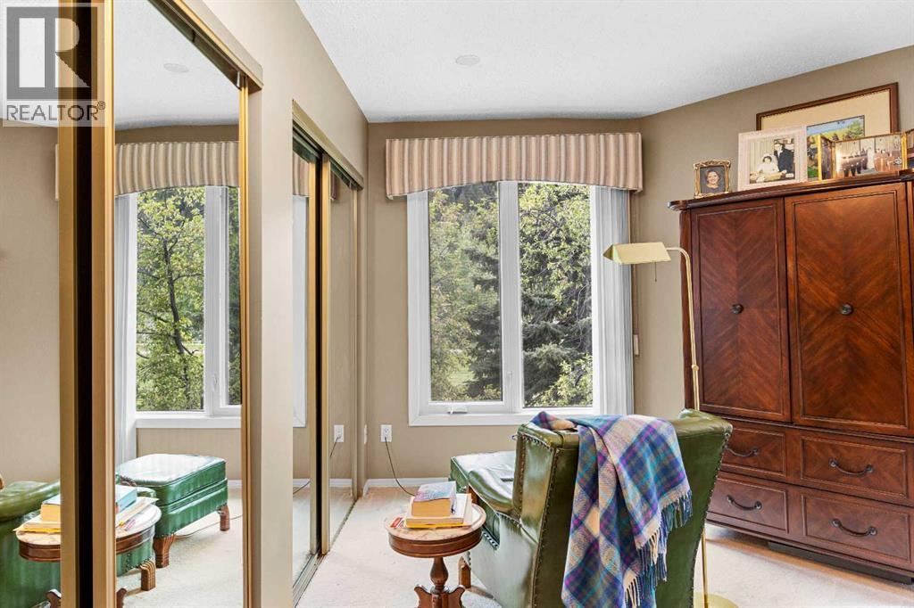 Single Family House 4 Level for Sale in  Point Mckay Road NW Point McKay Calgary 