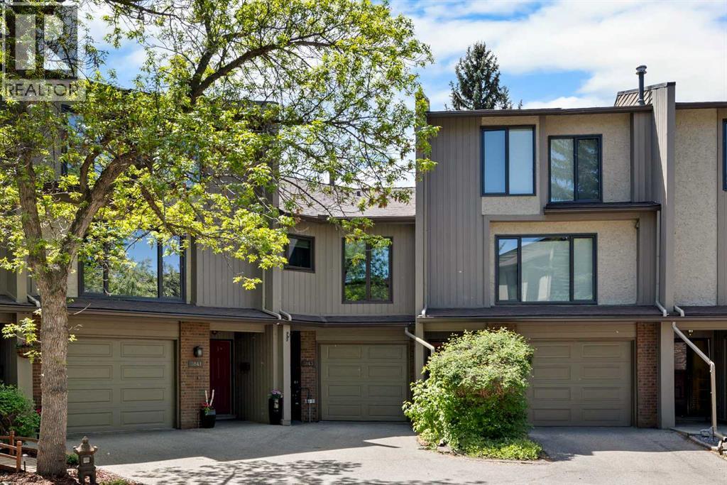 Single Family House 4 Level for Sale in  Point Mckay Road NW Point McKay Calgary 