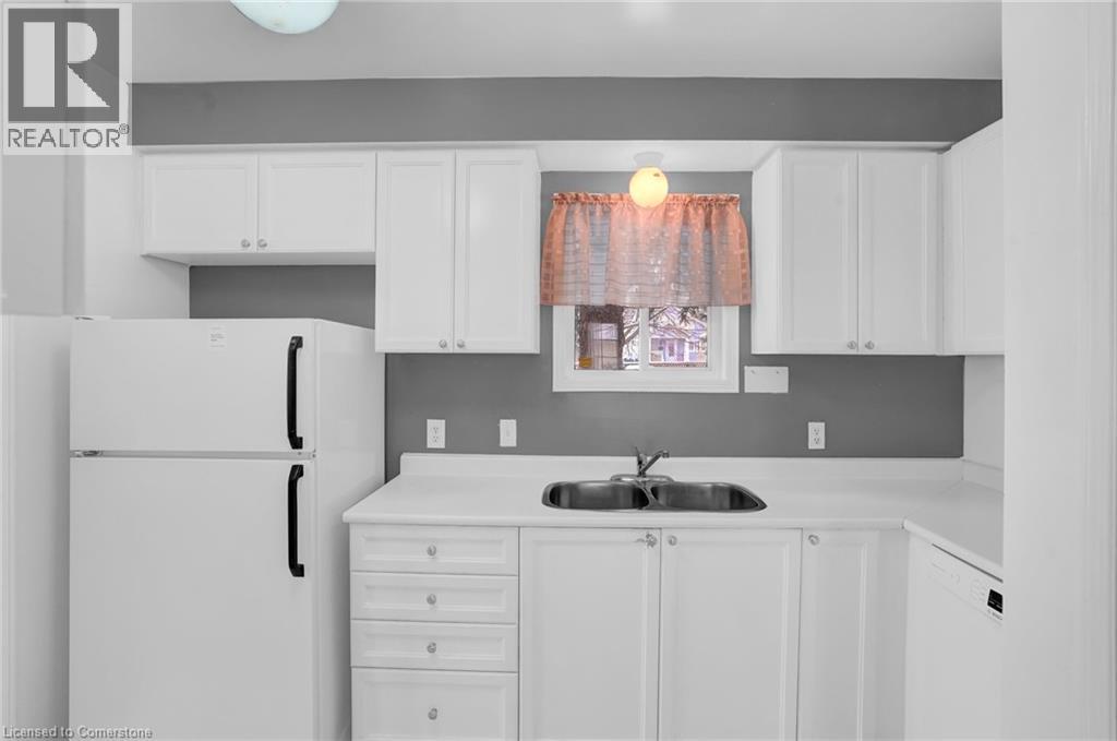 Photo 2 of 331 Silverbirch Boulevard, Mount Hope ON