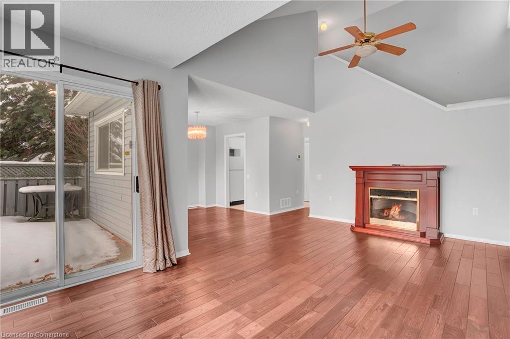 Photo 4 of 331 Silverbirch Boulevard, Mount Hope ON