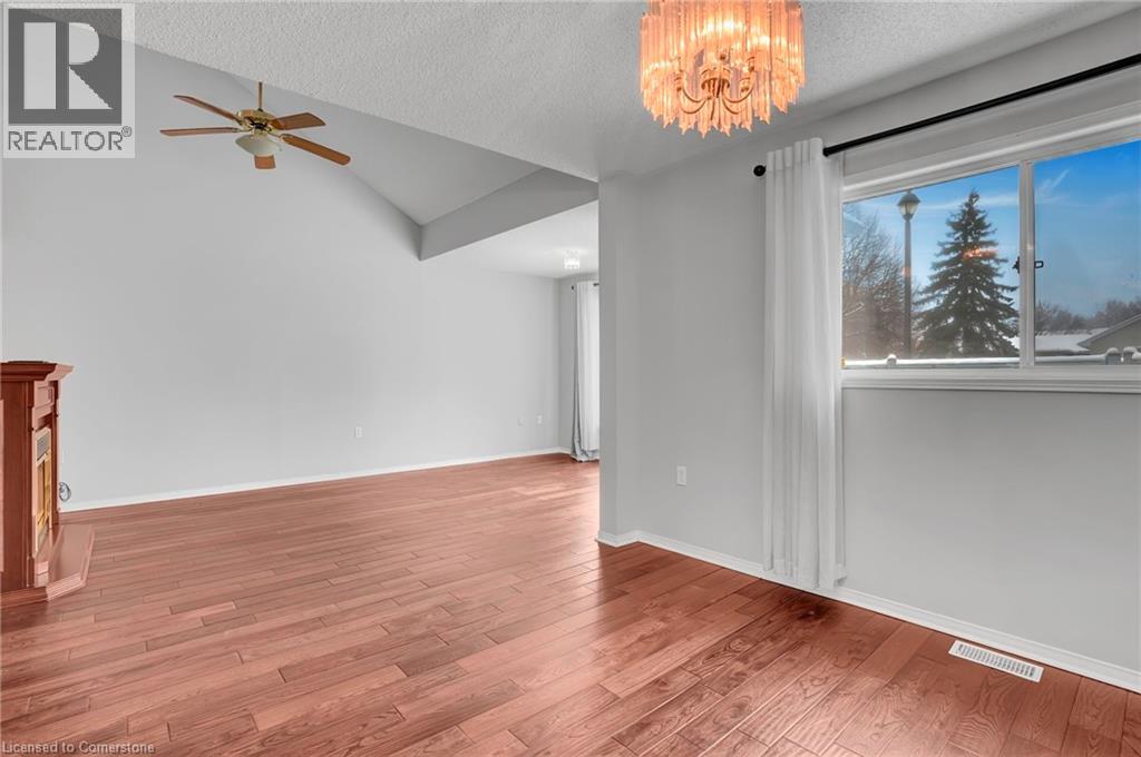 Photo 6 of 331 Silverbirch Boulevard, Mount Hope ON
