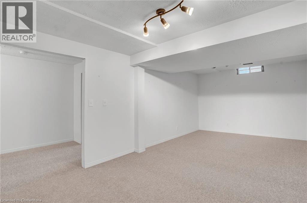 Photo 9 of 331 Silverbirch Boulevard, Mount Hope ON
