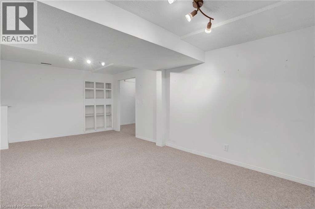 Photo 23 of 331 Silverbirch Boulevard, Mount Hope ON