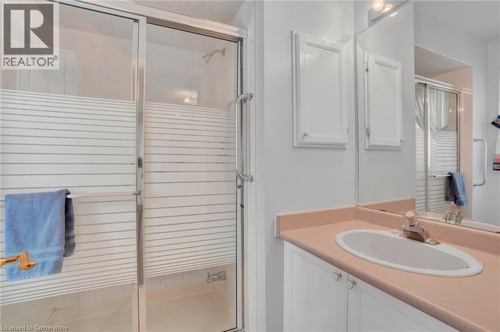 Photo 8 of 331 Silverbirch Boulevard, Mount Hope ON