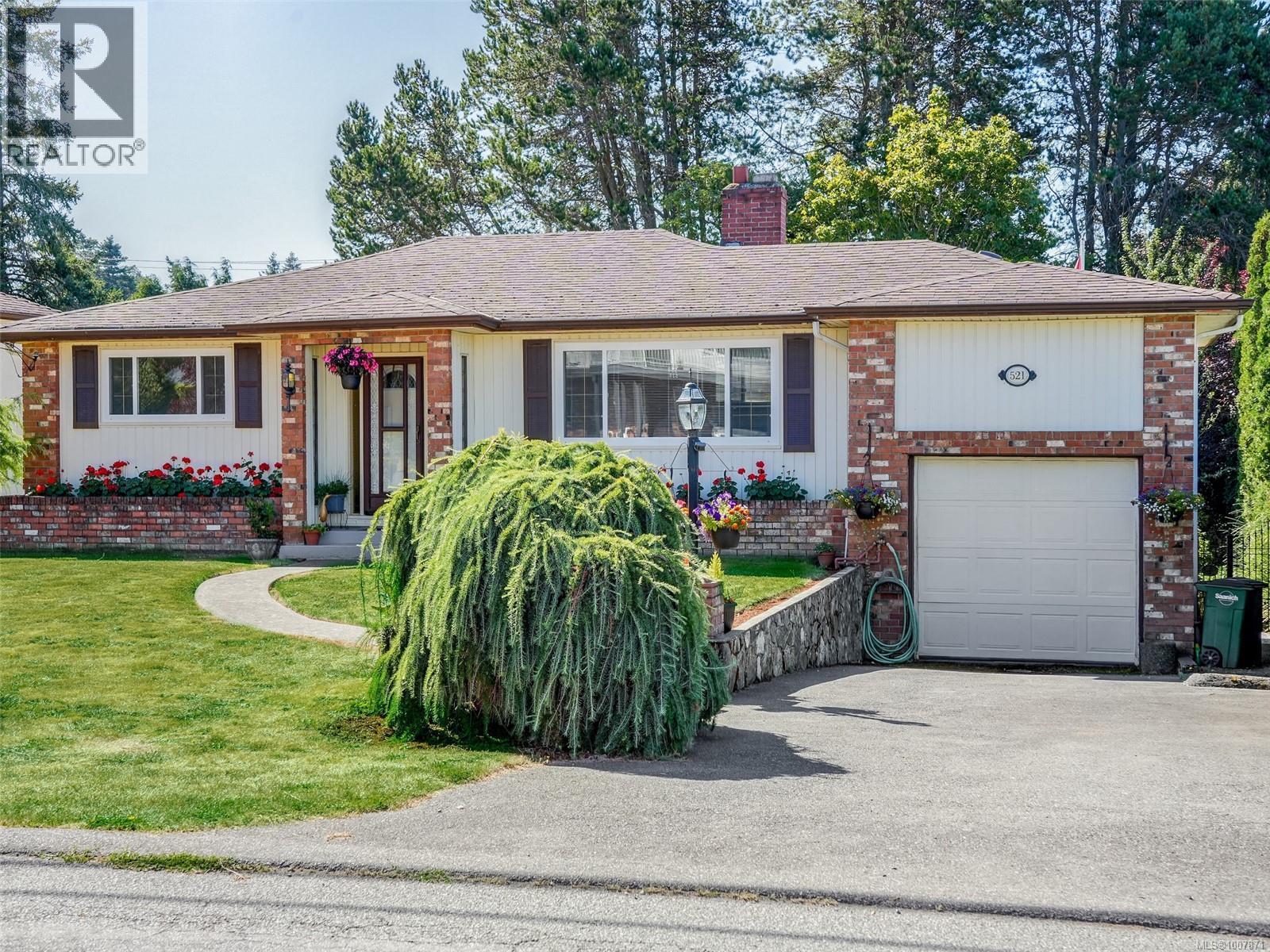  521 Whiteside Street, Saanich