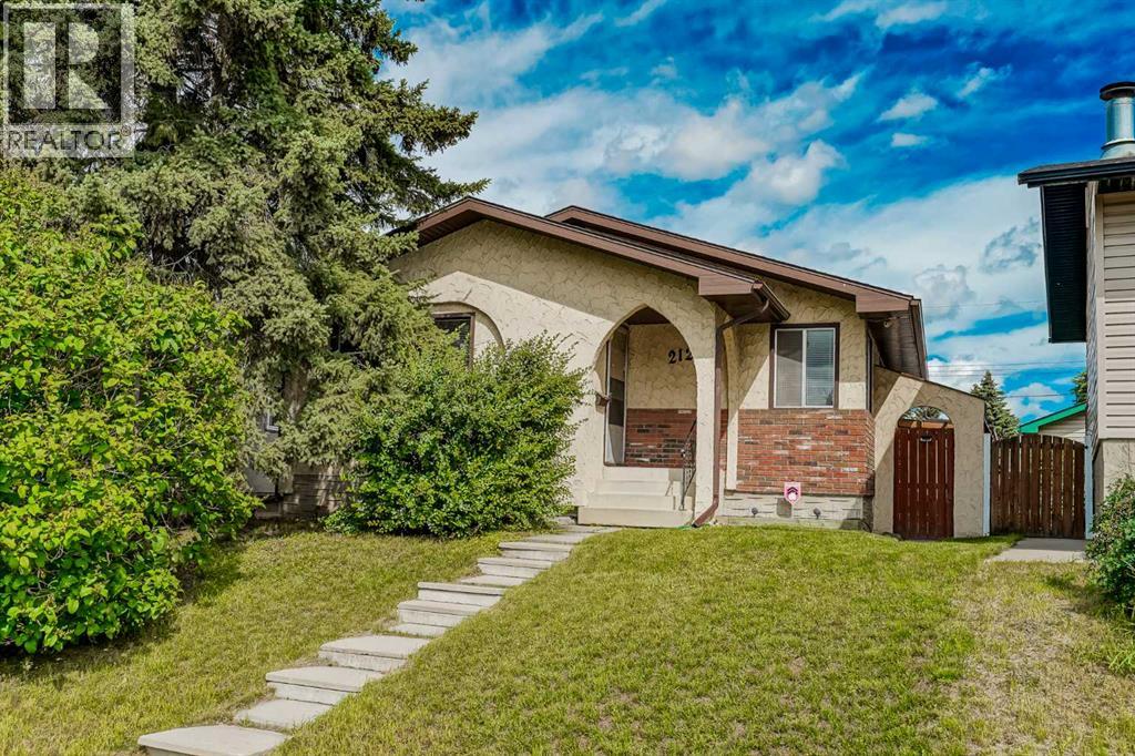 Single Family House Bungalow for Sale in  Doverview Crescent SE Dover Calgary 