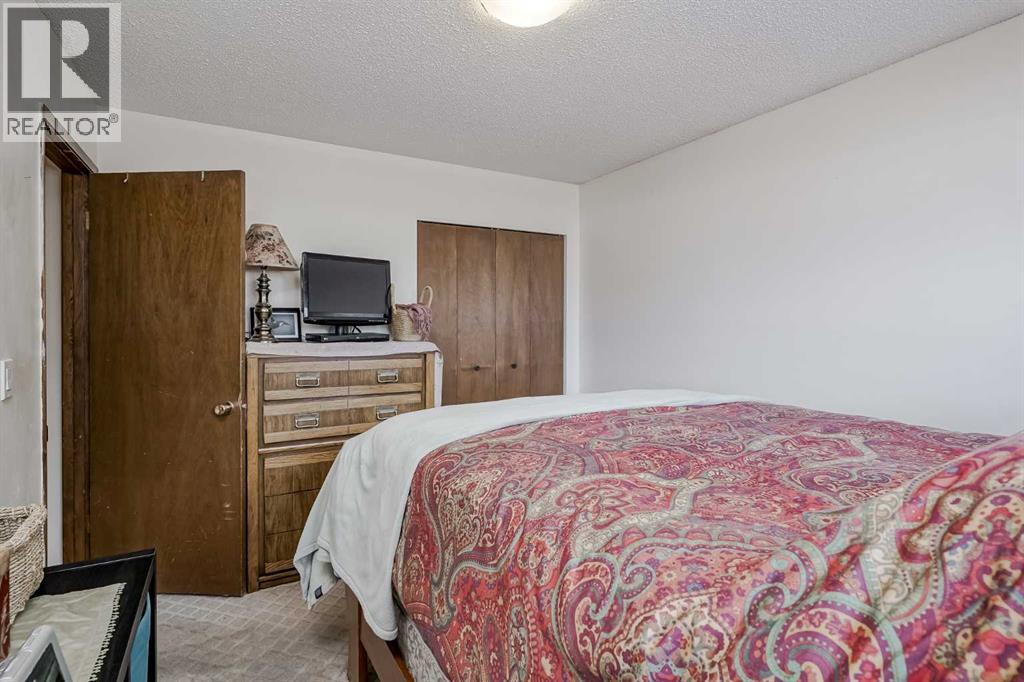 Single Family House Bungalow for Sale in  Doverview Crescent SE Dover Calgary 