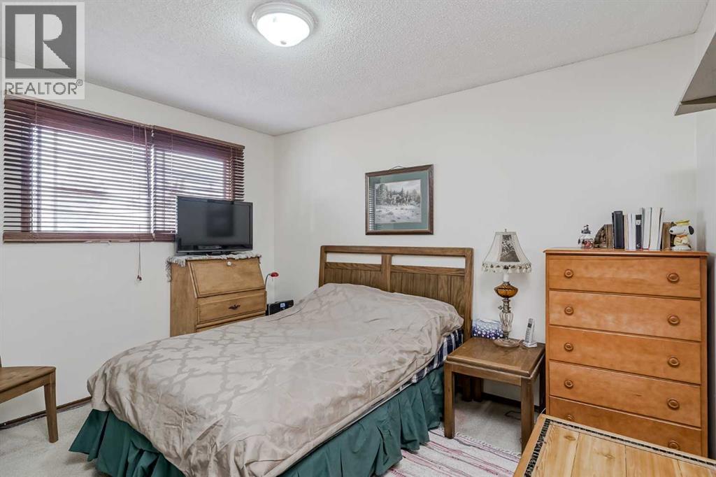Single Family House Bungalow for Sale in  Doverview Crescent SE Dover Calgary 