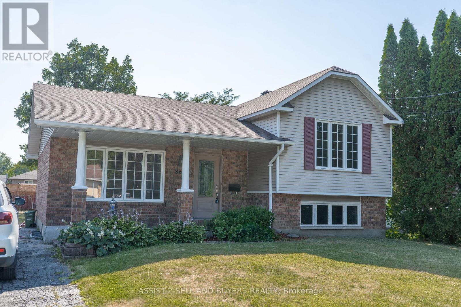 Photo 2 of 862 Dundee Avenue, Cornwall ON