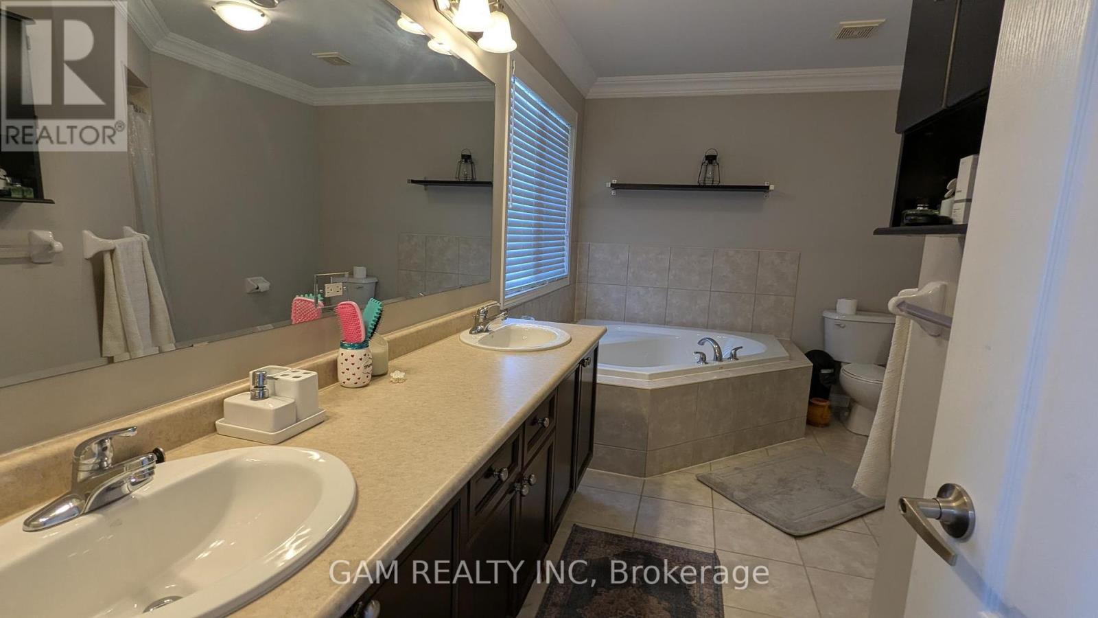 Photo 20 of 749 Scott Boulevard, Milton ON