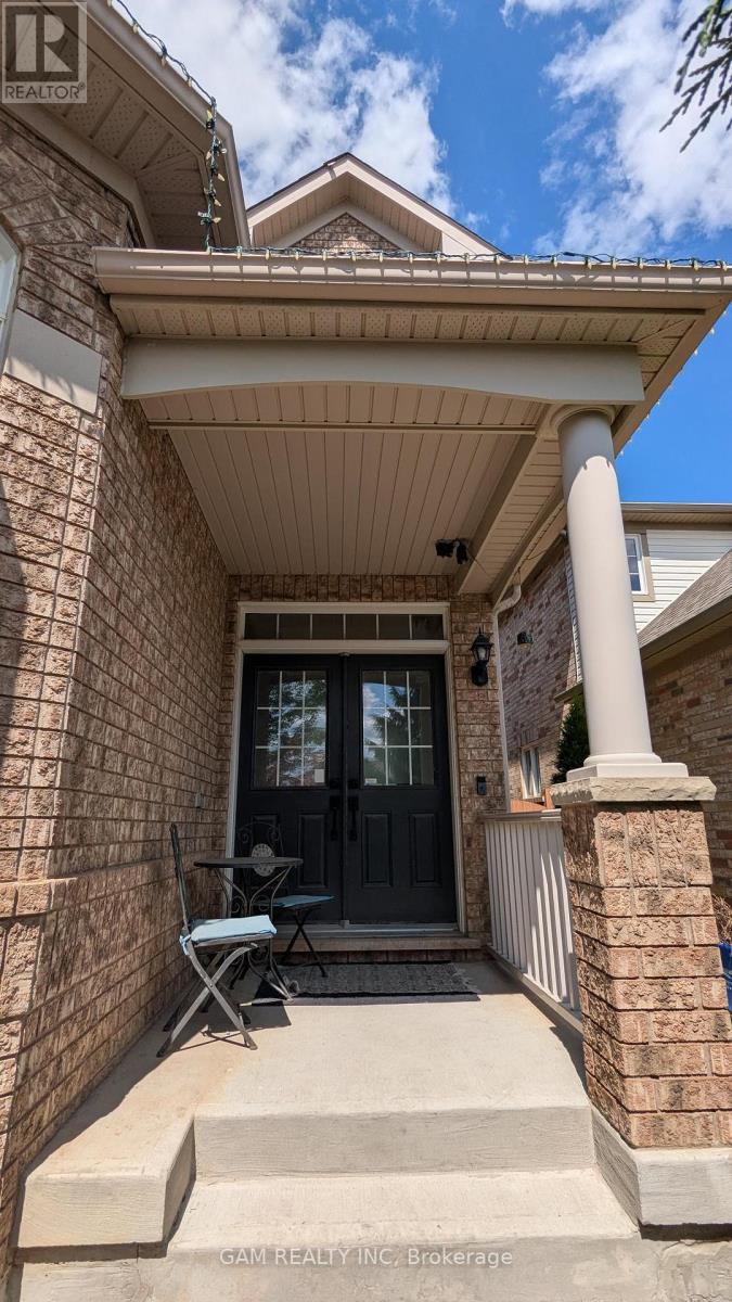 Photo 3 of 749 Scott Boulevard, Milton ON