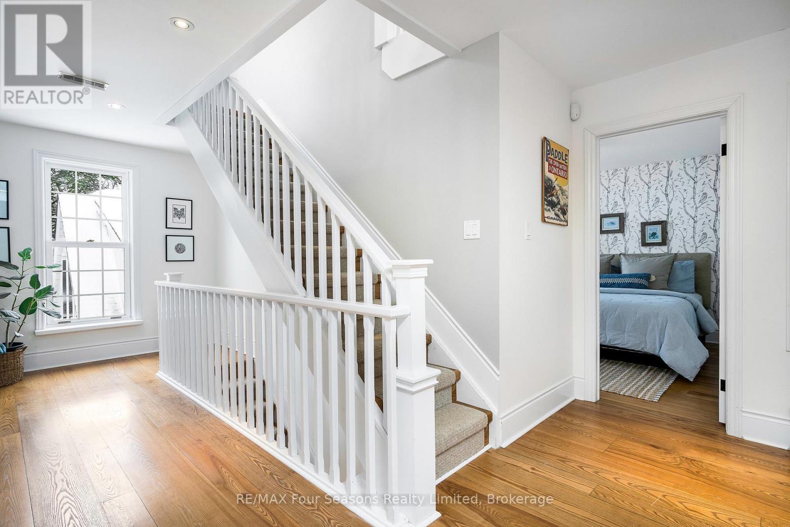 Photo 44 of 141 Aspen Way, Blue Mountains ON