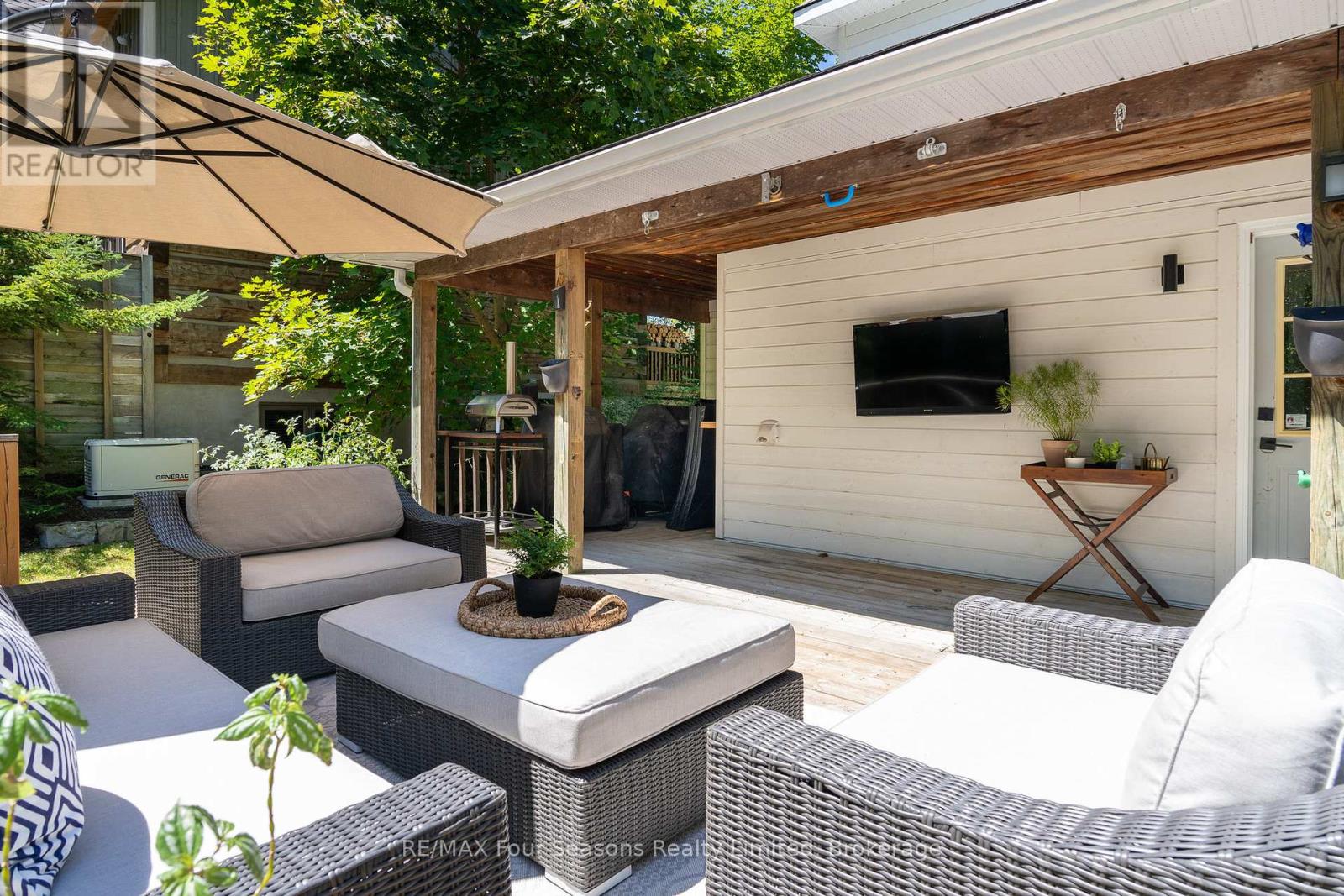 Photo 37 of 141 Aspen Way, Blue Mountains ON