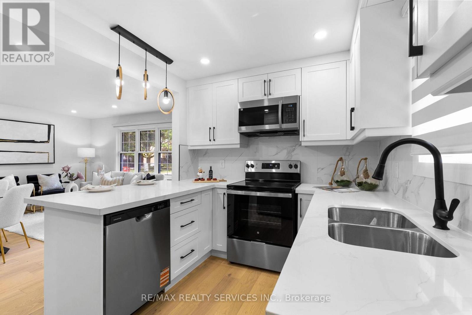 Photo 12 of 74 West 3rd Street, Hamilton ON