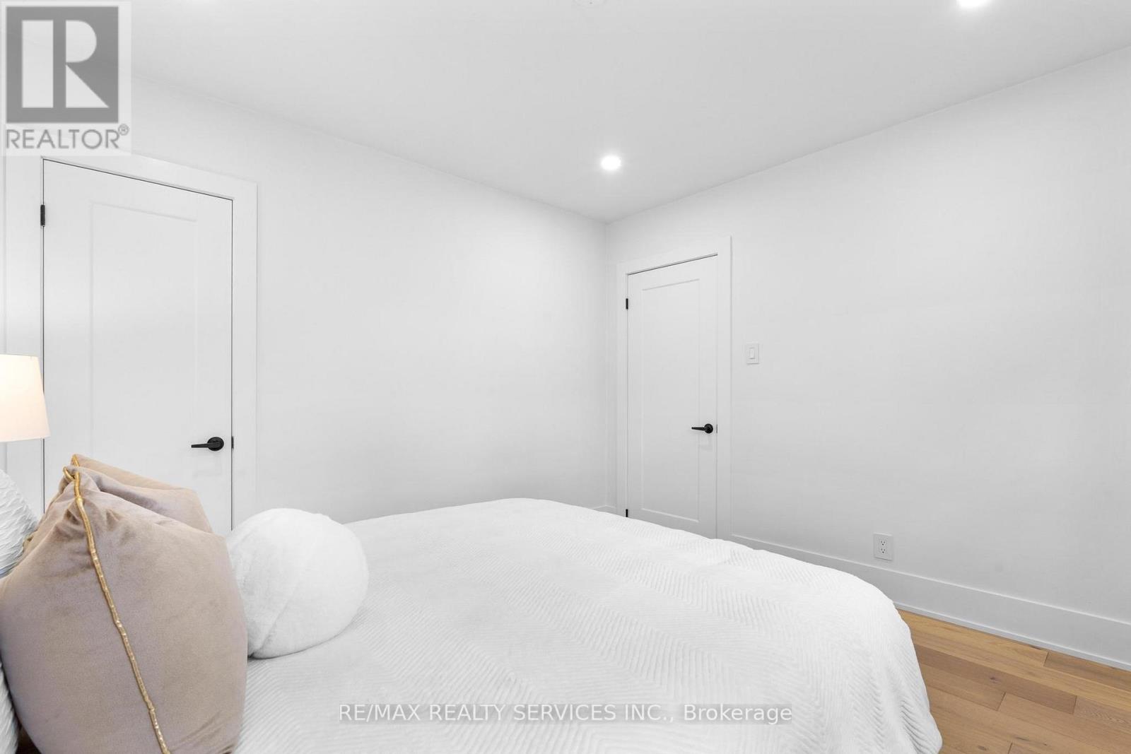 Photo 14 of 74 West 3rd Street, Hamilton ON