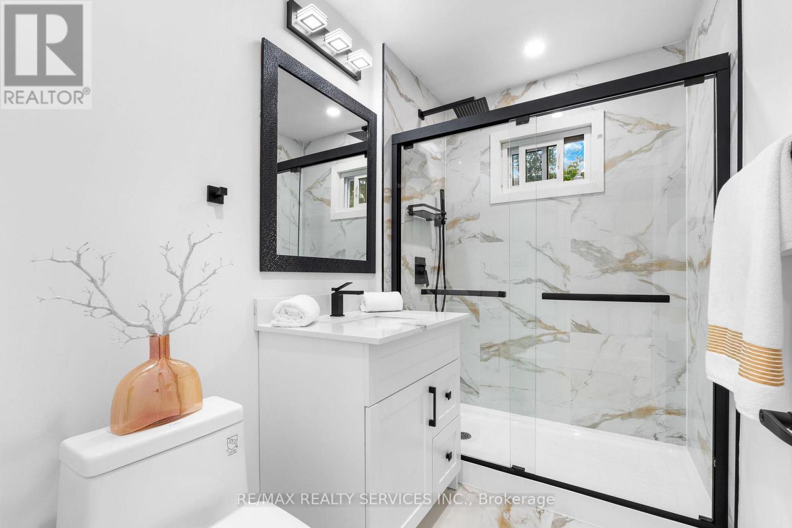 Photo 19 of 74 West 3rd Street, Hamilton ON