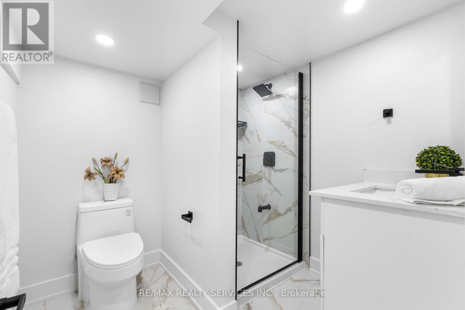Photo 28 of 74 West 3rd Street, Hamilton ON