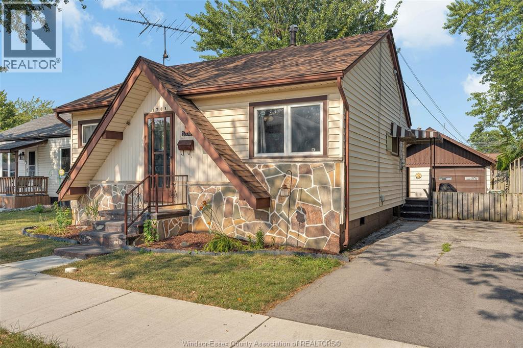 Photo 3 of 1708 Aubin, Windsor ON
