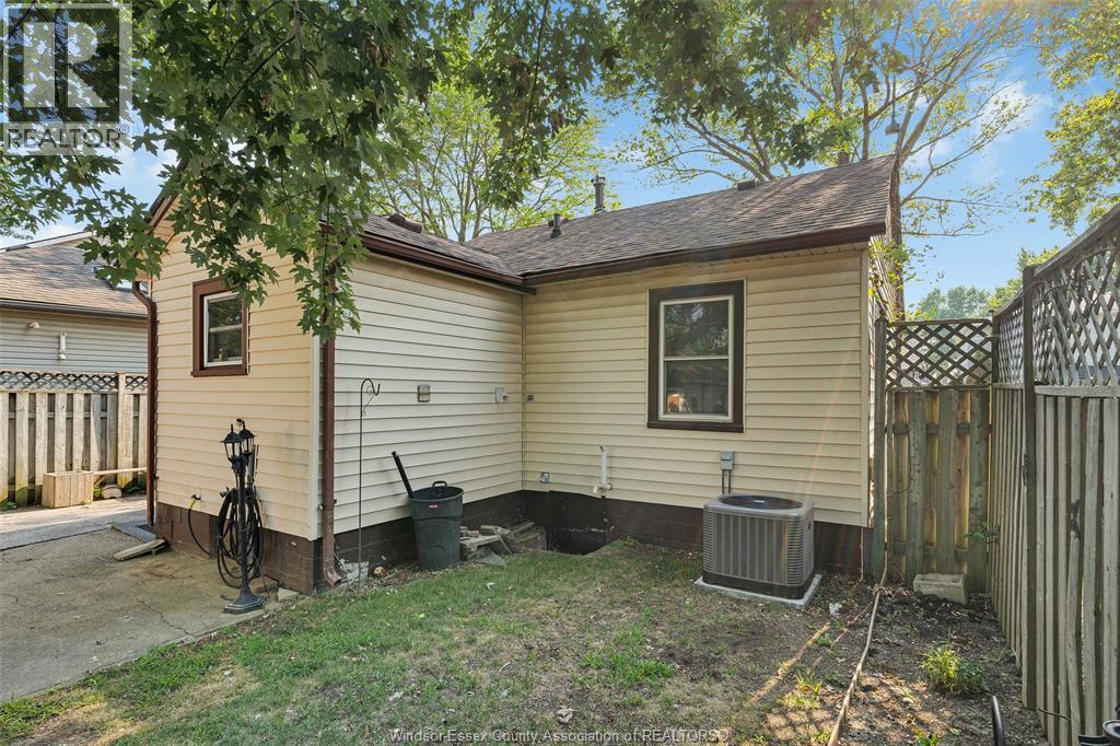 Photo 15 of 1708 Aubin, Windsor ON