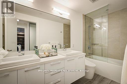 Photo 8 of 301 3 Southvale Drive, Toronto ON